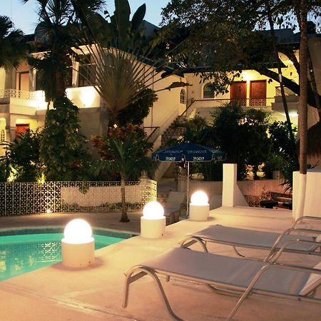 Отель Tropical Casablanca Party Zone Плая-дель-Кармен Экстерьер фото