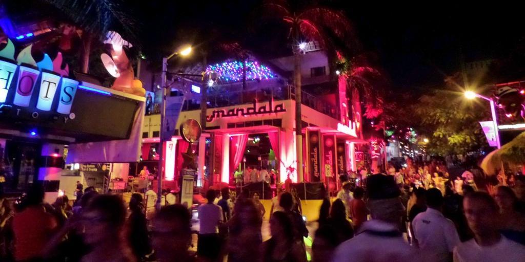 Отель Tropical Casablanca Party Zone Плая-дель-Кармен Экстерьер фото