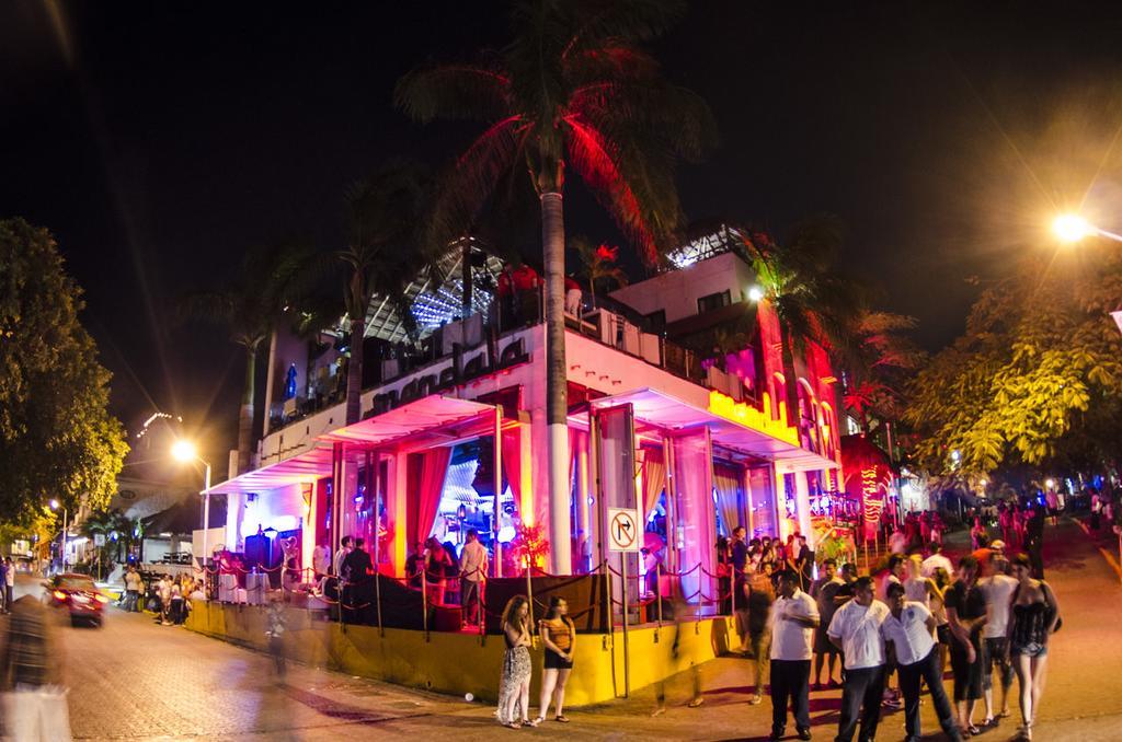Отель Tropical Casablanca Party Zone Плая-дель-Кармен Экстерьер фото