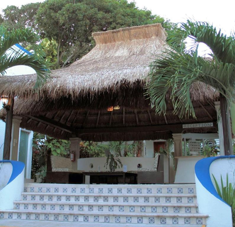 Отель Tropical Casablanca Party Zone Плая-дель-Кармен Экстерьер фото