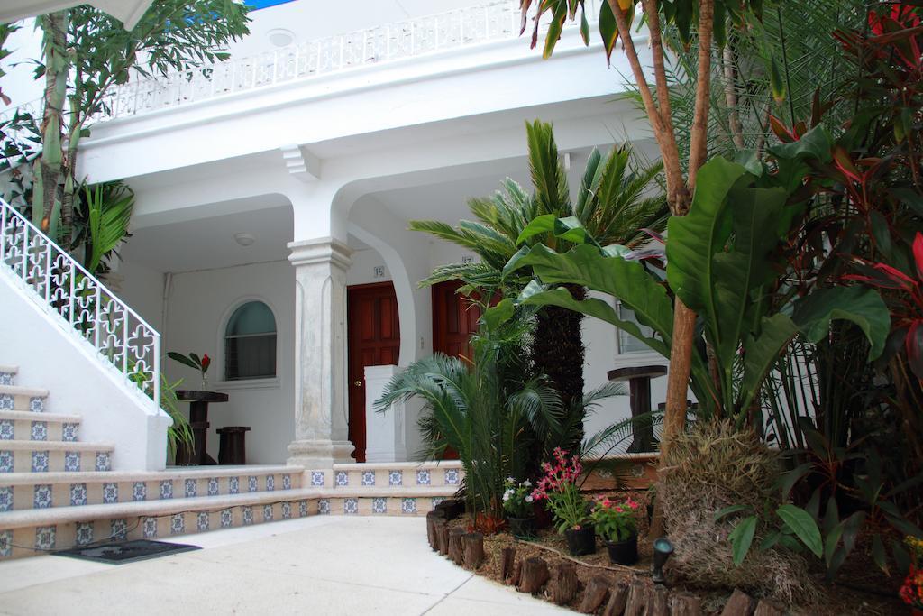 Отель Tropical Casablanca Party Zone Плая-дель-Кармен Экстерьер фото